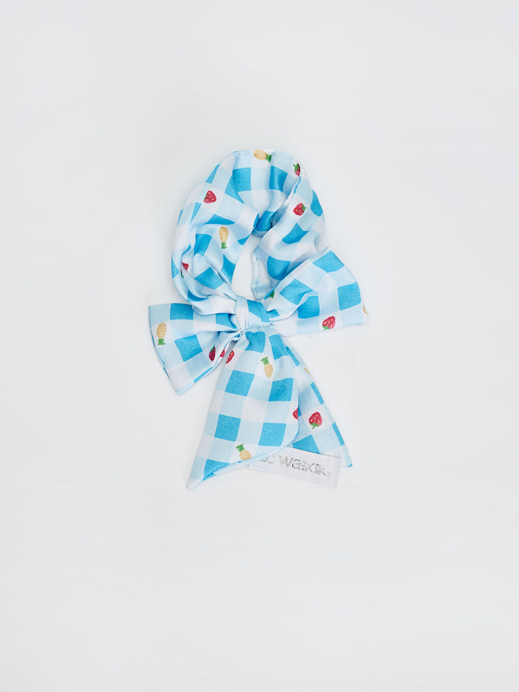 مشبك بناتي مطبوع بنقشة مربعات