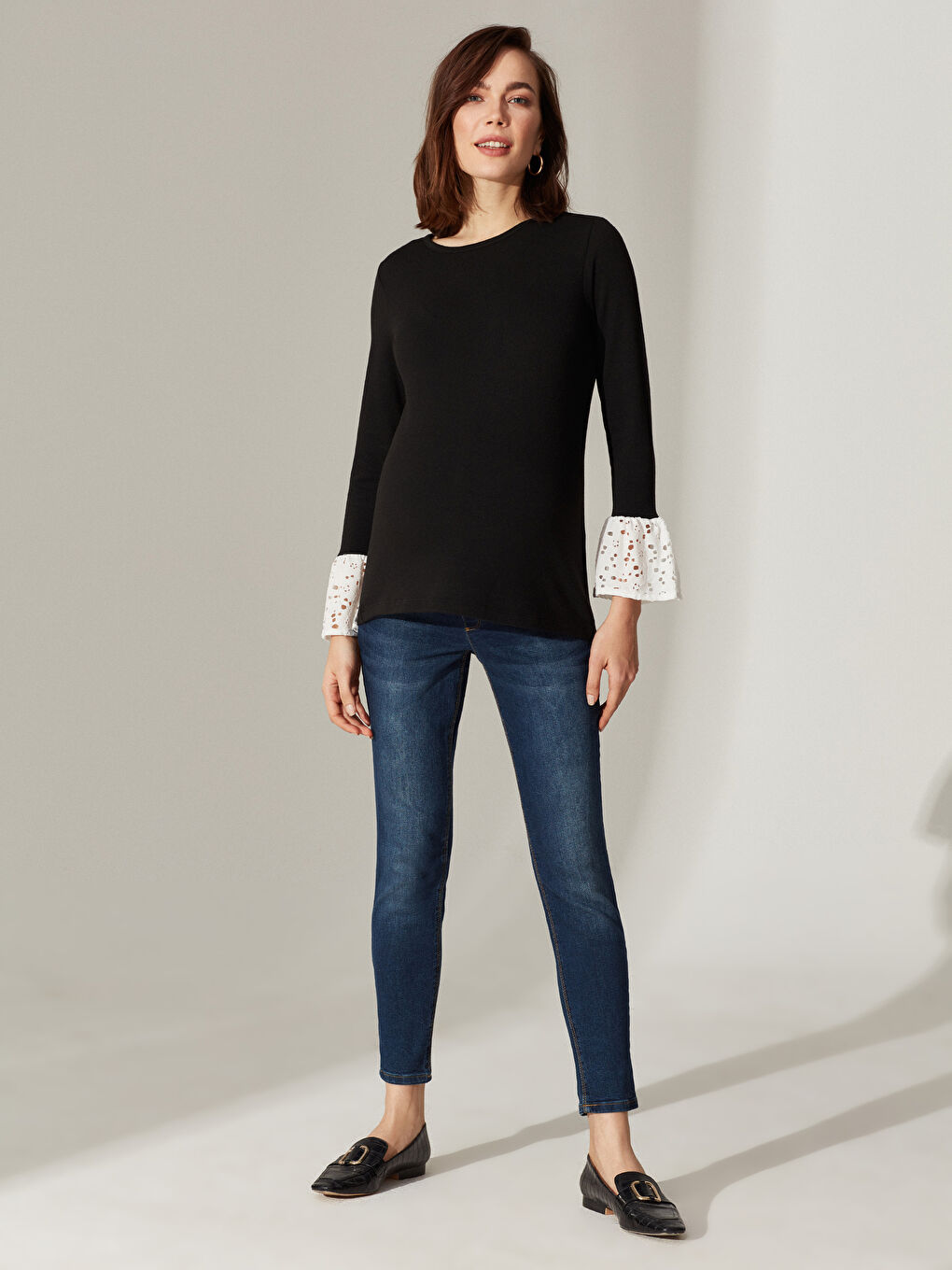 Siyah Kol Ucu Fistolu Esnek Hamile Tişört-3