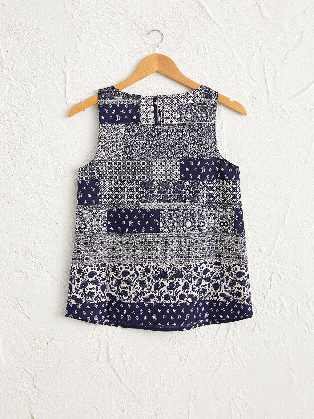 Beyaz Kadın Çizgi Desenli Kolsuz Bluz-1