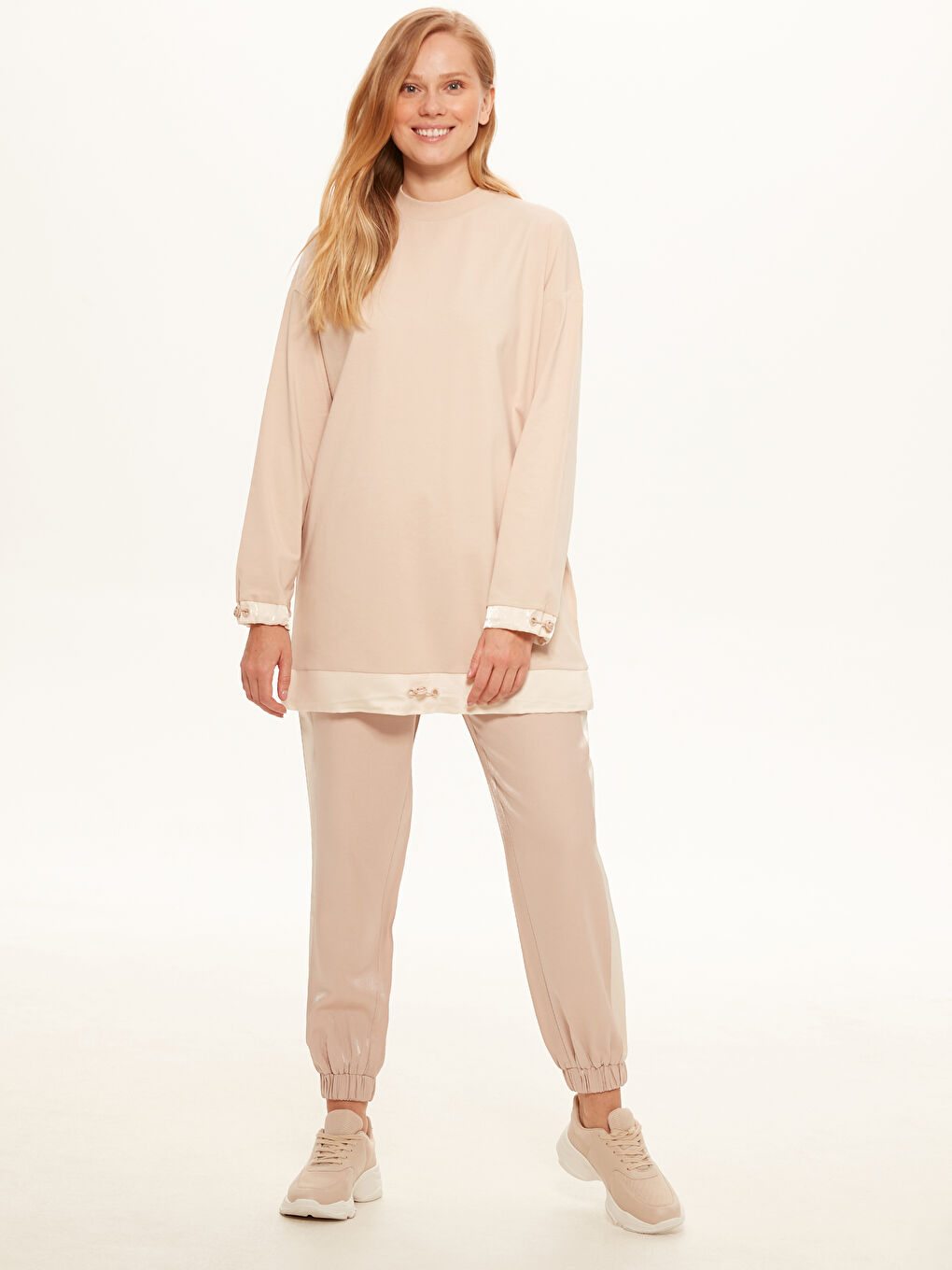 Gathered Oversized Sweatshirt-1