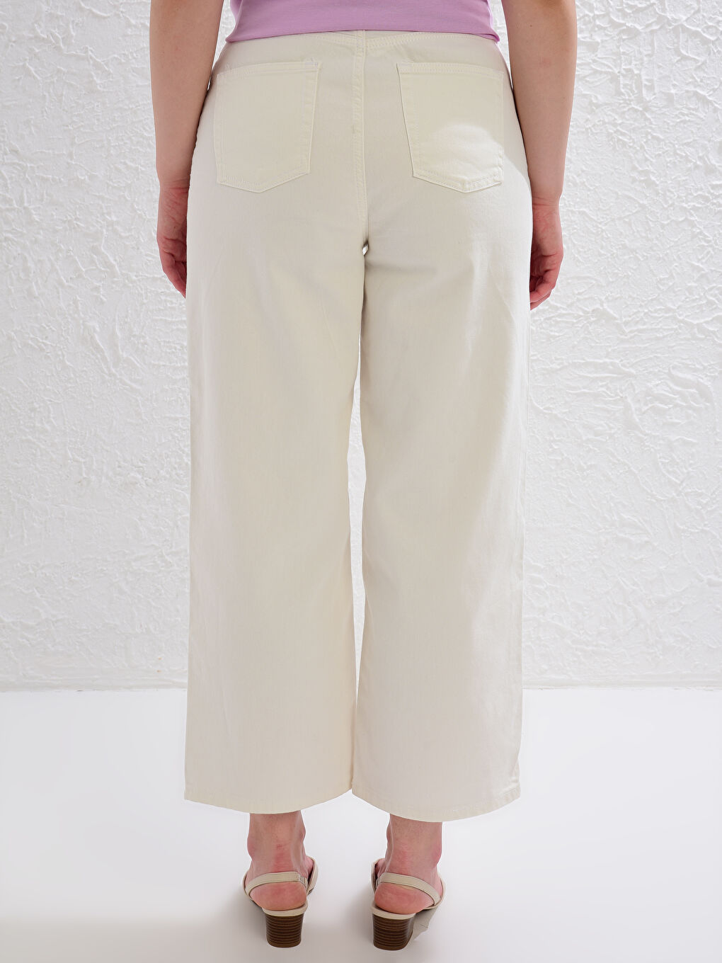 Beyaz Geniş Paça Jean Pantolon-3