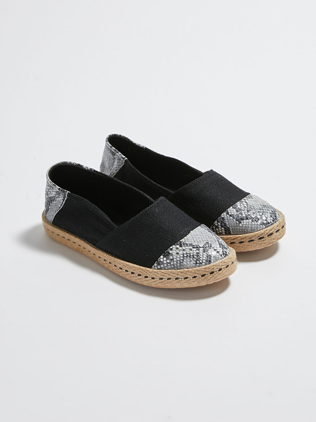 Siyah Deri Görünümlü Espadril Ayakkabı