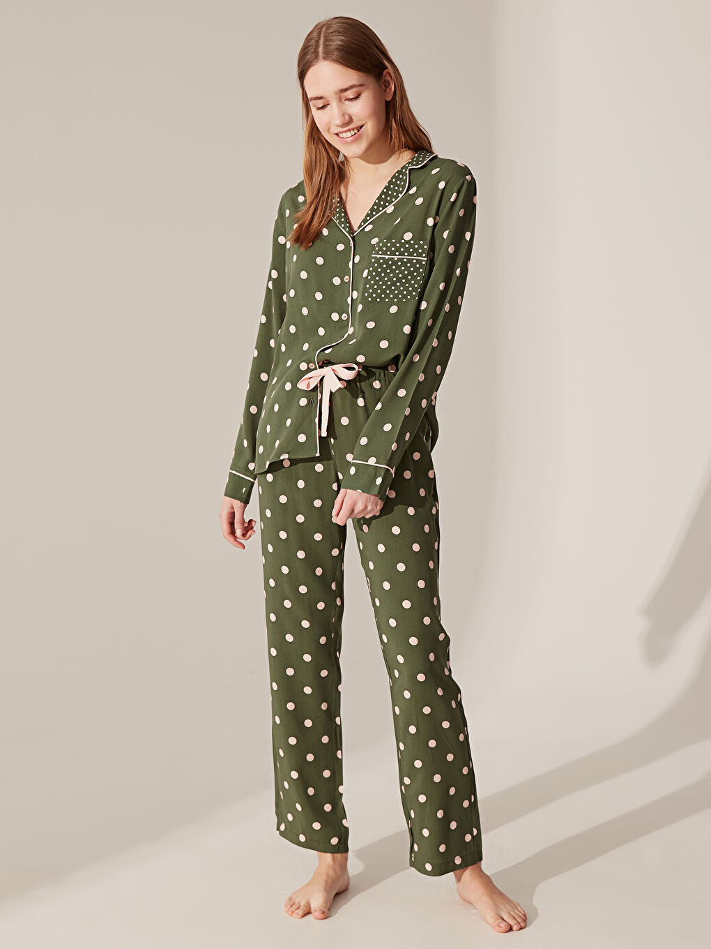 Yeşil Gömlek Yaka Kısa Kollu Kadın Viskon Pijama Takım-1