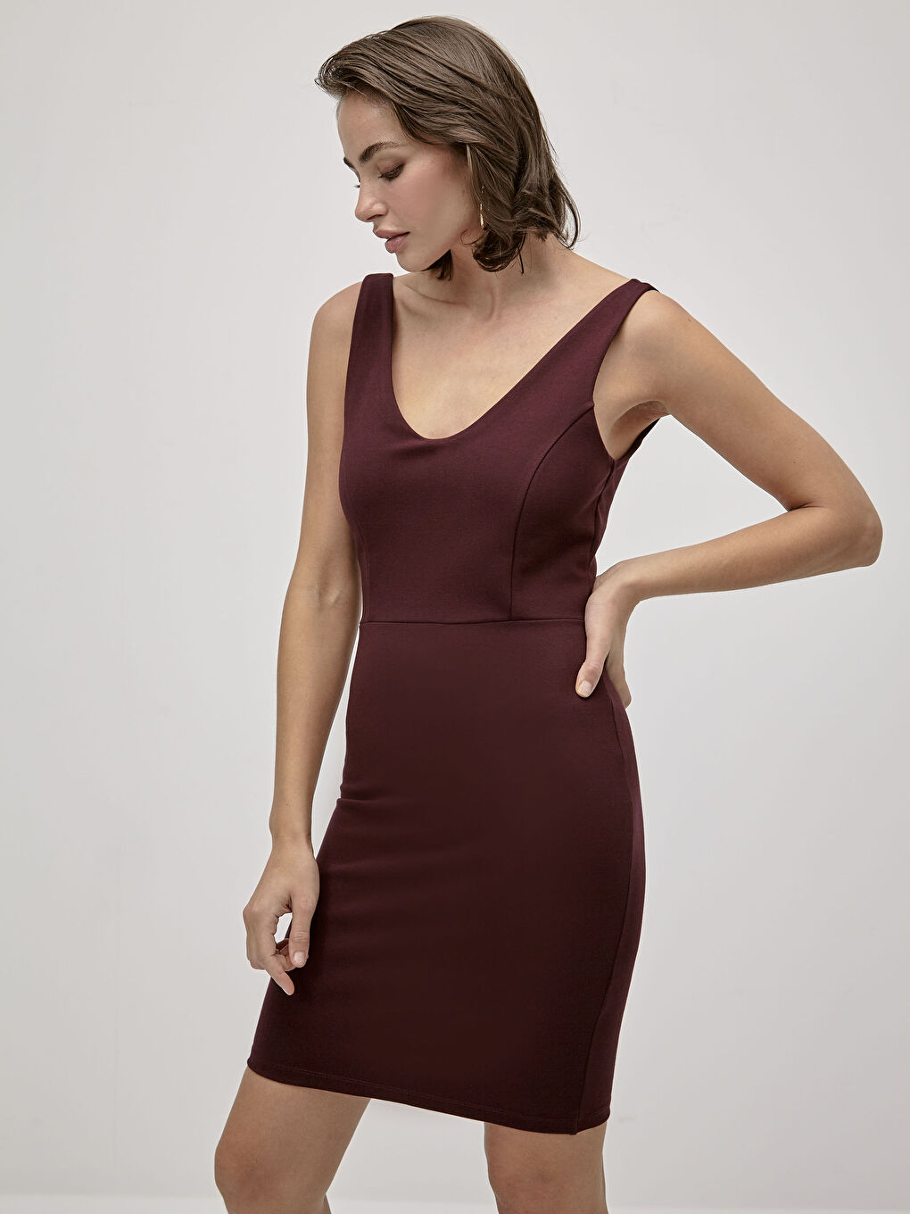 LC WAIKIKI Slimming Straight V-Neck Tight Dress -0SP508Z8-DL5