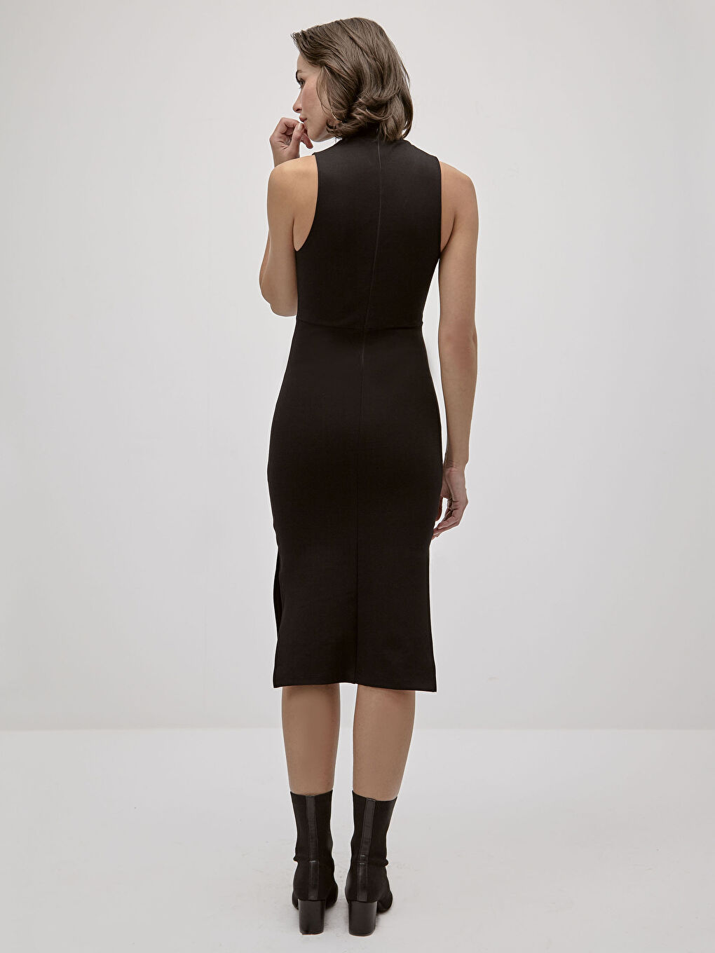 Siyah İncelten Etkili Balıkçı Yaka Esnek Kalem Elbise-4