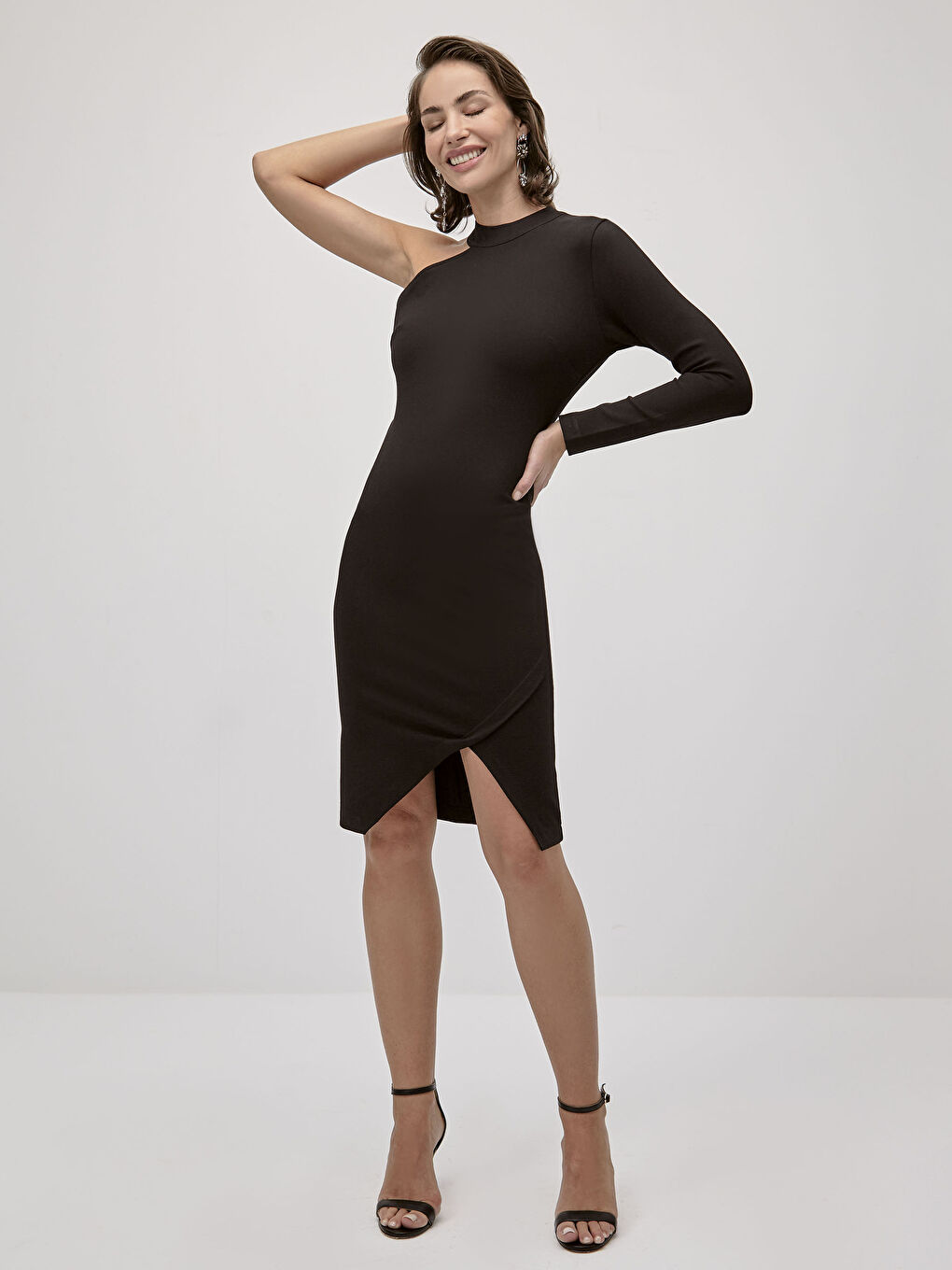 Siyah Tek Omuz Düz Uzun Kollu Kadın Elbise