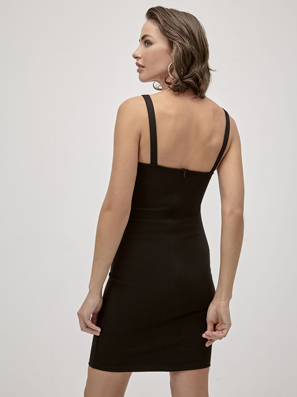 Siyah İncelten Etkili Kalp Yaka Esnek Elbise-3