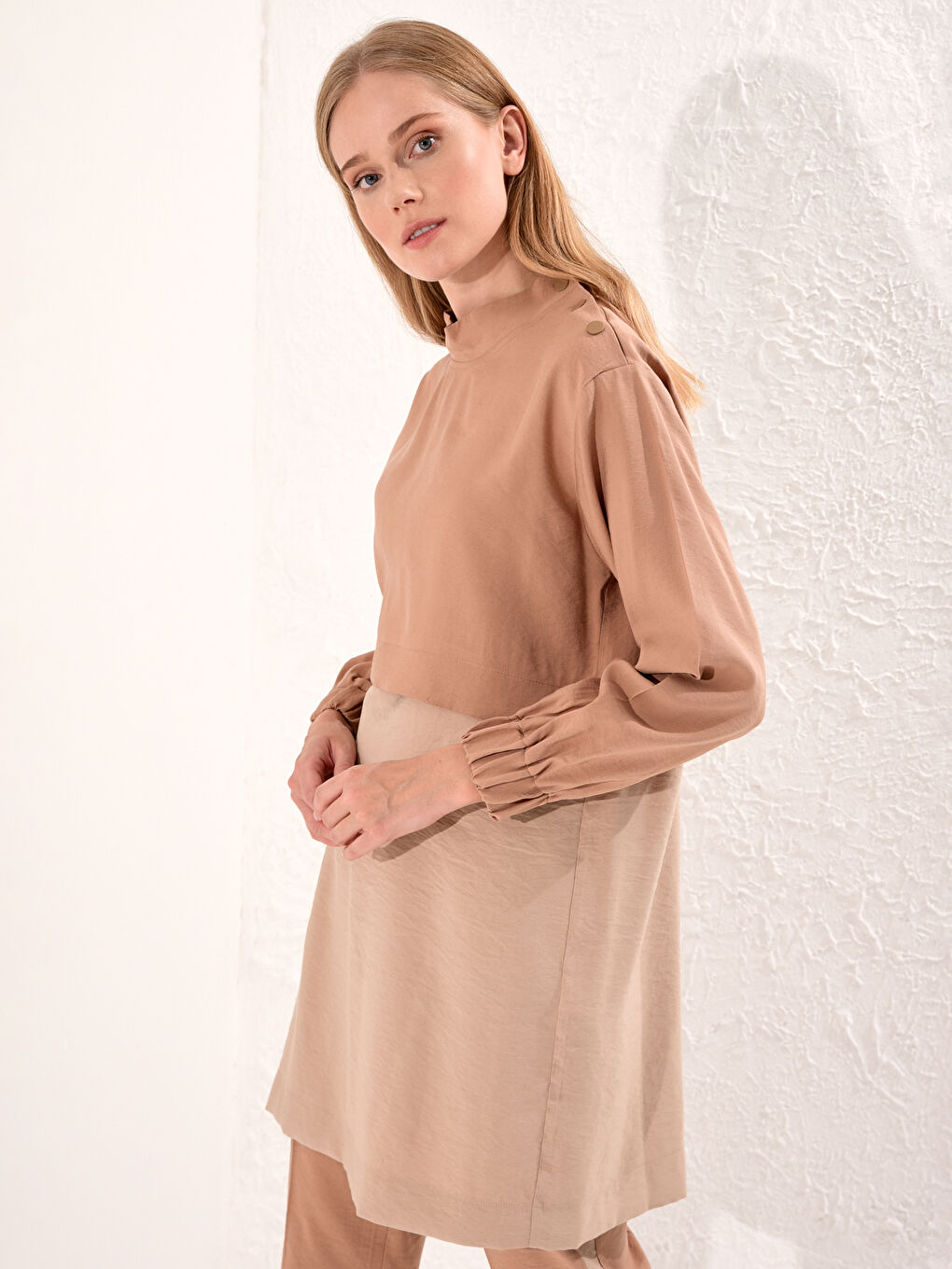 Kahverengi Uzun Kollu Oversize Gabardin Kadın Renk Bloklu Tunik-1