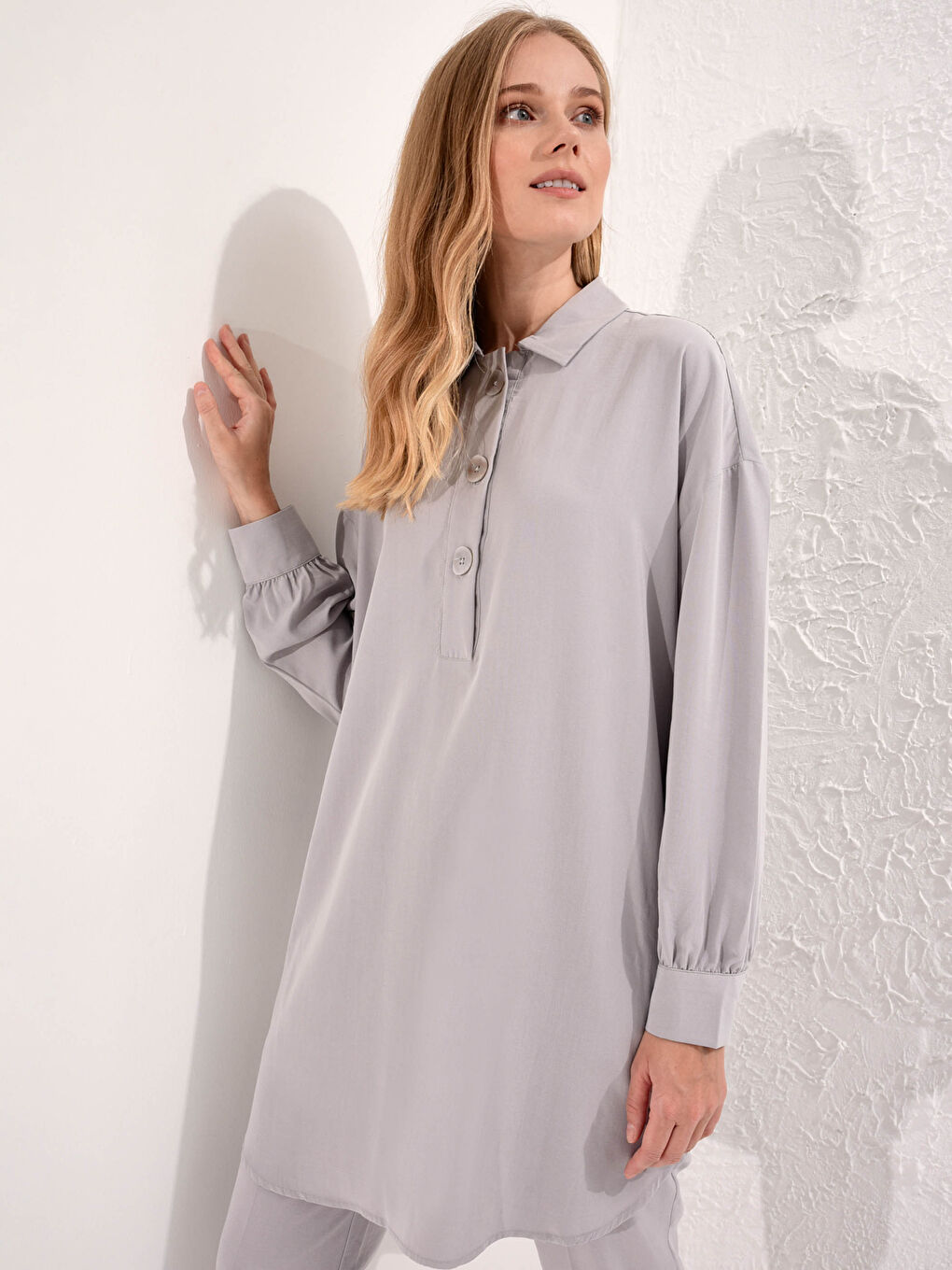 Gri Gömlek Yaka Düz Uzun Kollu Oversize Kadın Tunik-1