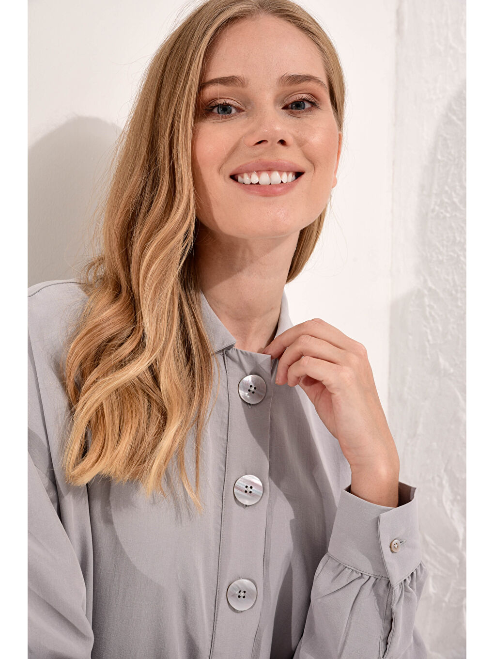 Gri Gömlek Yaka Düz Uzun Kollu Oversize Kadın Tunik-4