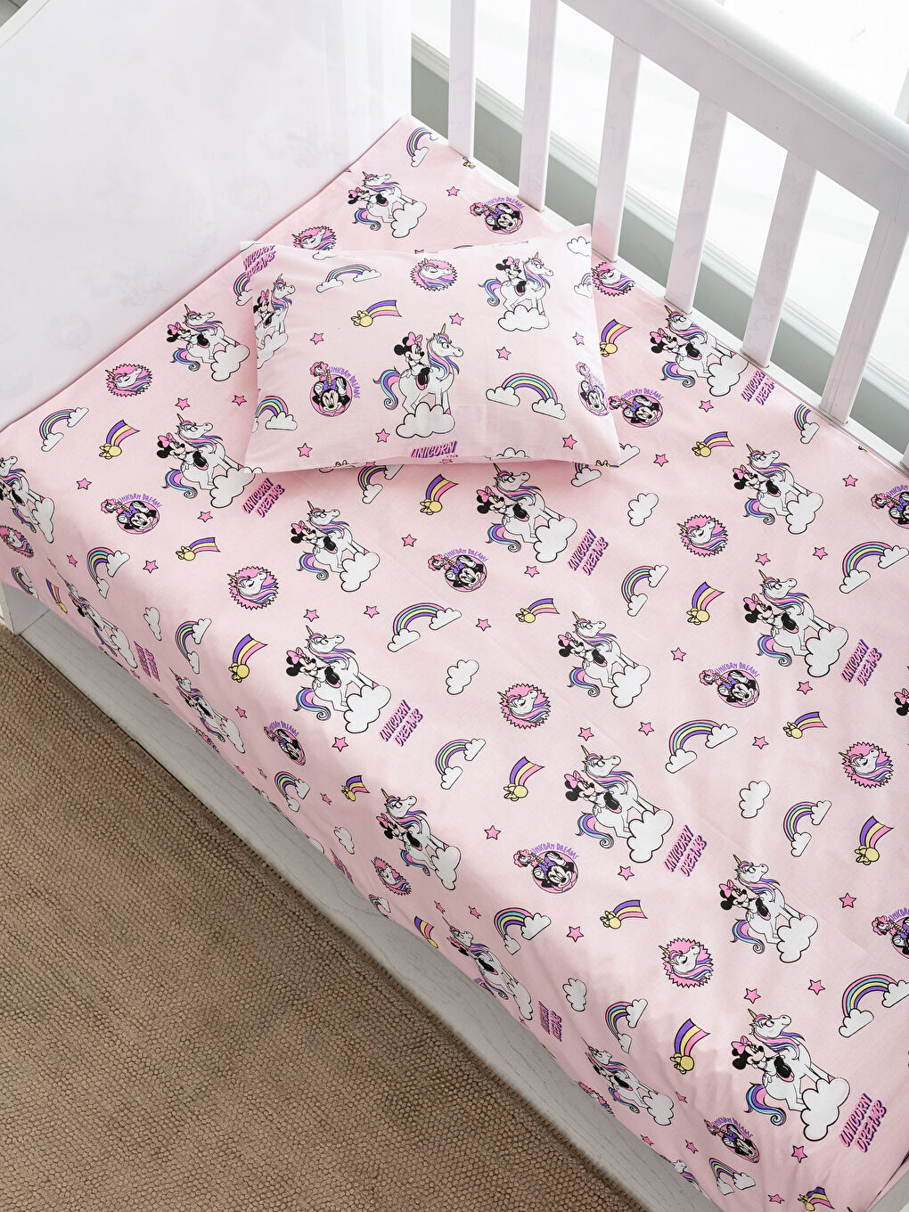 LCW HOME طقم غطاء لحاف مرخص من ميني ماوس للبنات الصغار -0SQ507Z1-LT4