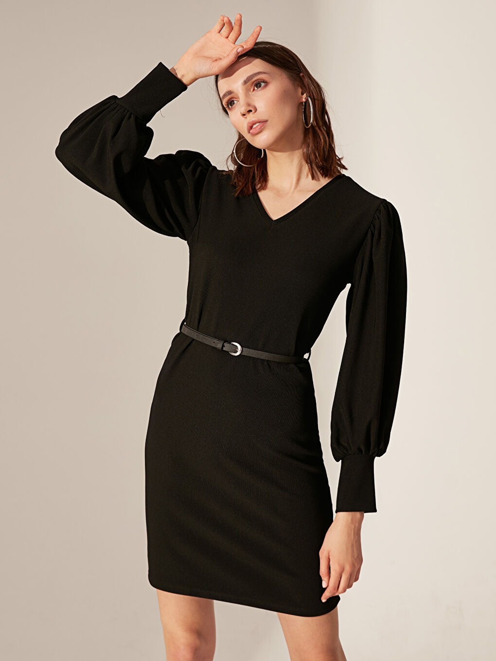 Siyah V Yaka Uzun Kollu Penye Kadın Elbise