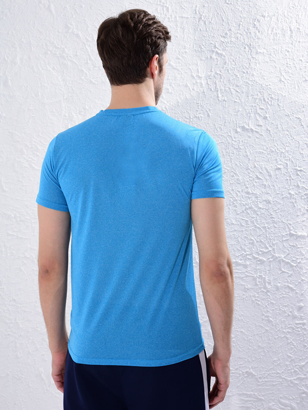 Спортивная футболка с круглым вырезом-3