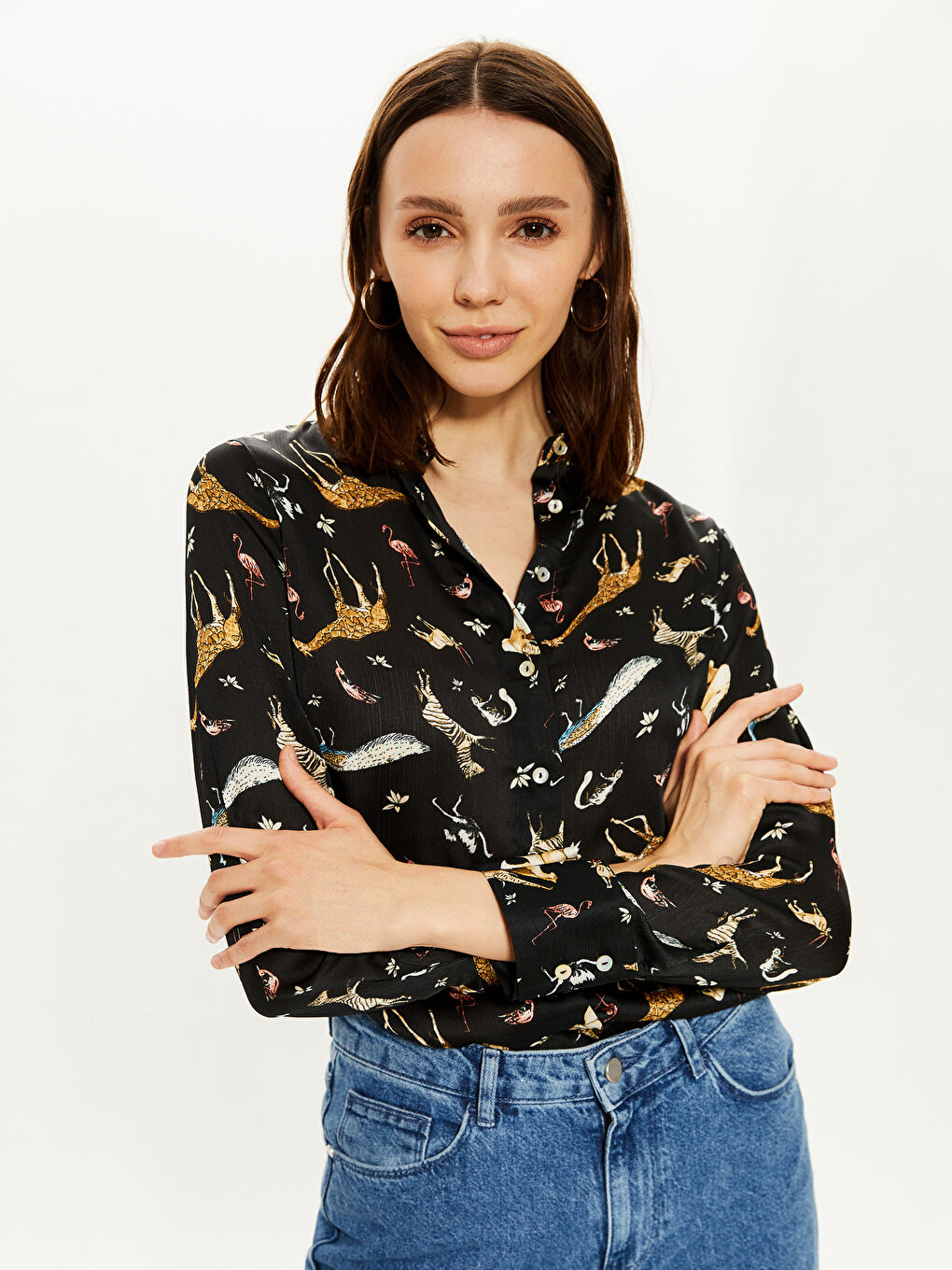 Siyah Gömlek Yaka Uzun Kollu Kadın Desenli Saten Gömlek-1