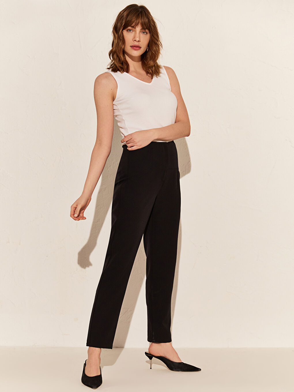 Siyah Bilek Boy Havuç Kumaş Pantolon-2