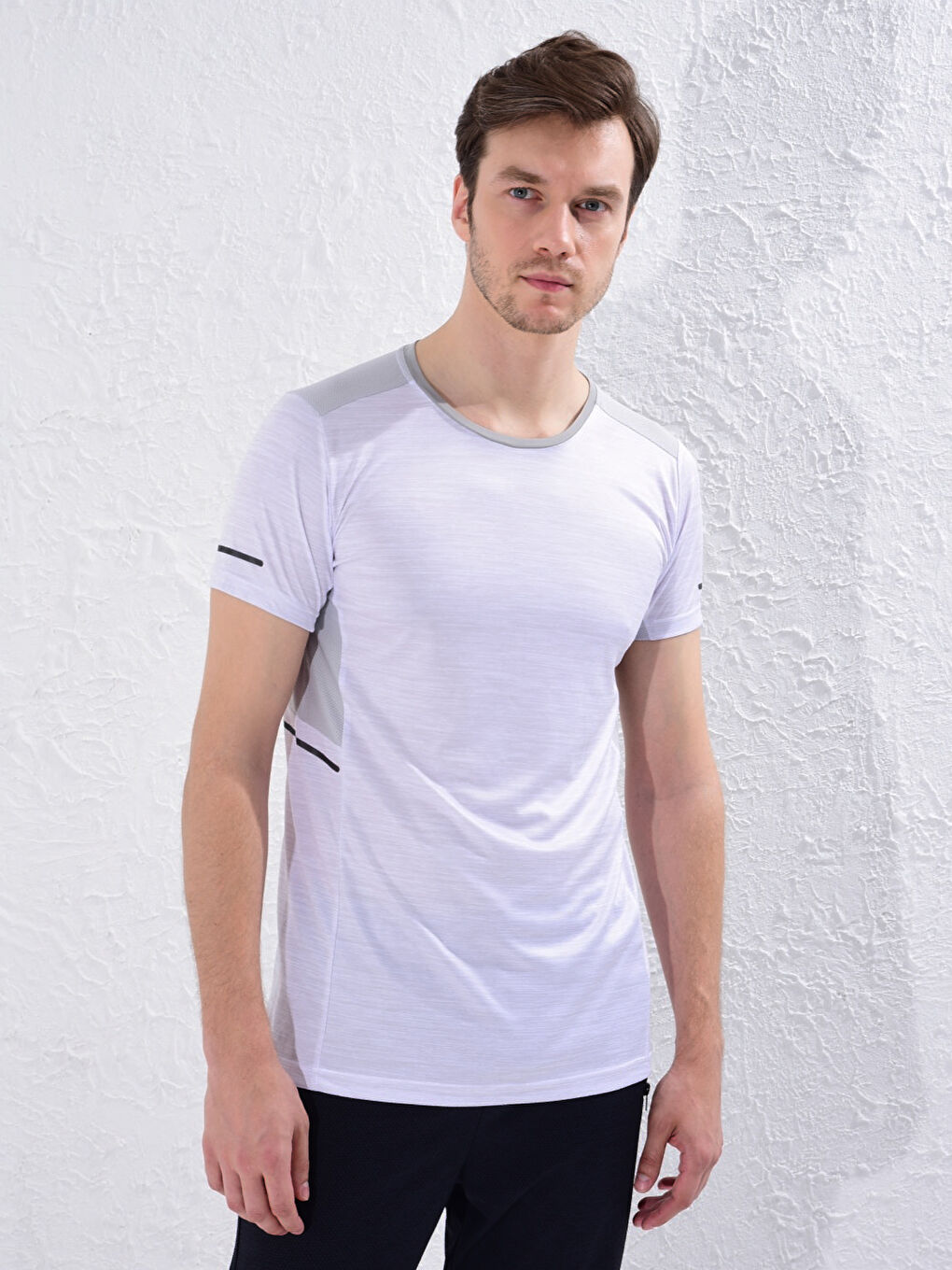 Beyaz Bisiklet Yaka Kısa Kollu Aktif Spor Tişört-1