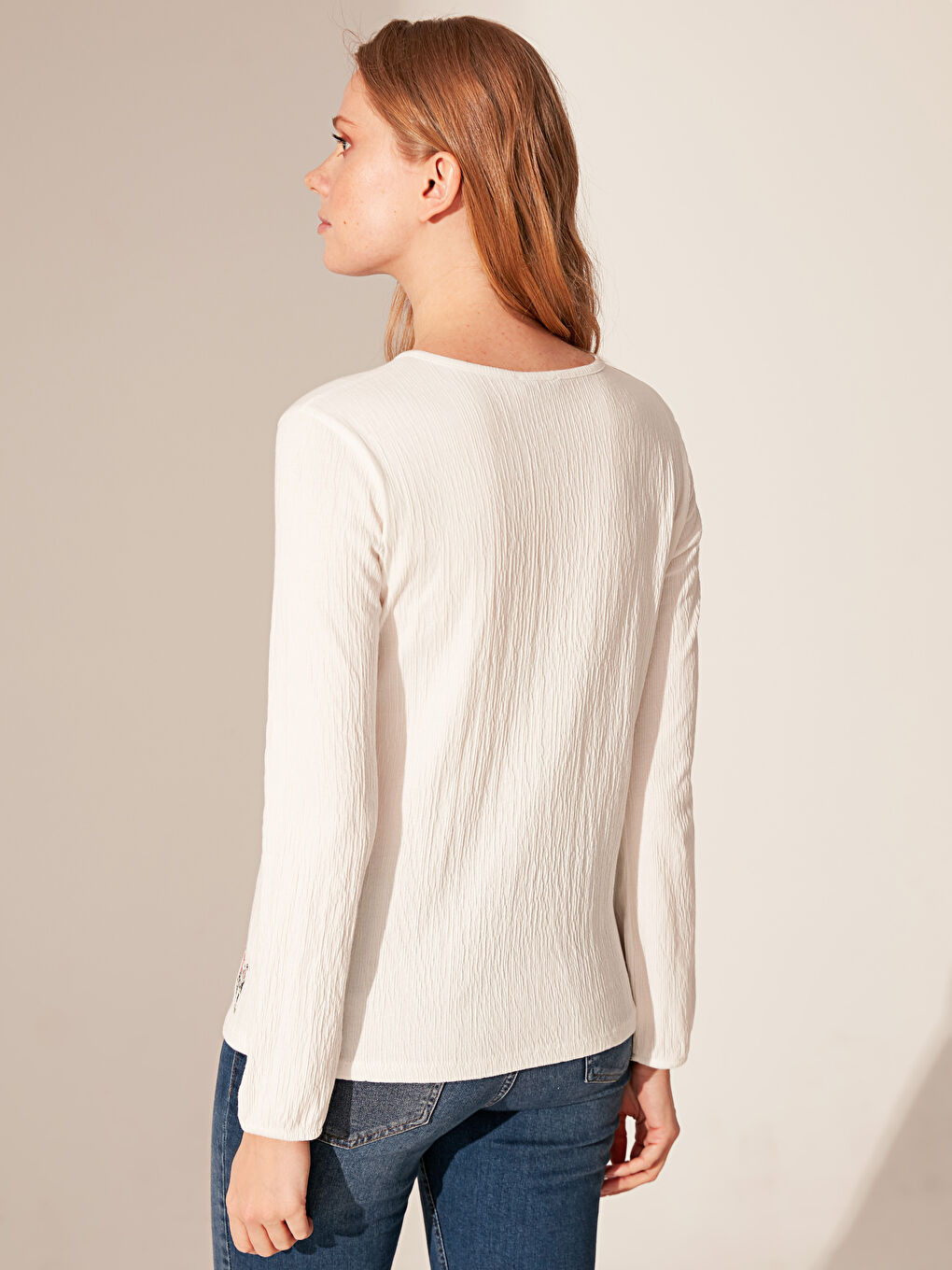 Beyaz Bisiklet Yaka Uzun Kollu Kadın Tişört-2