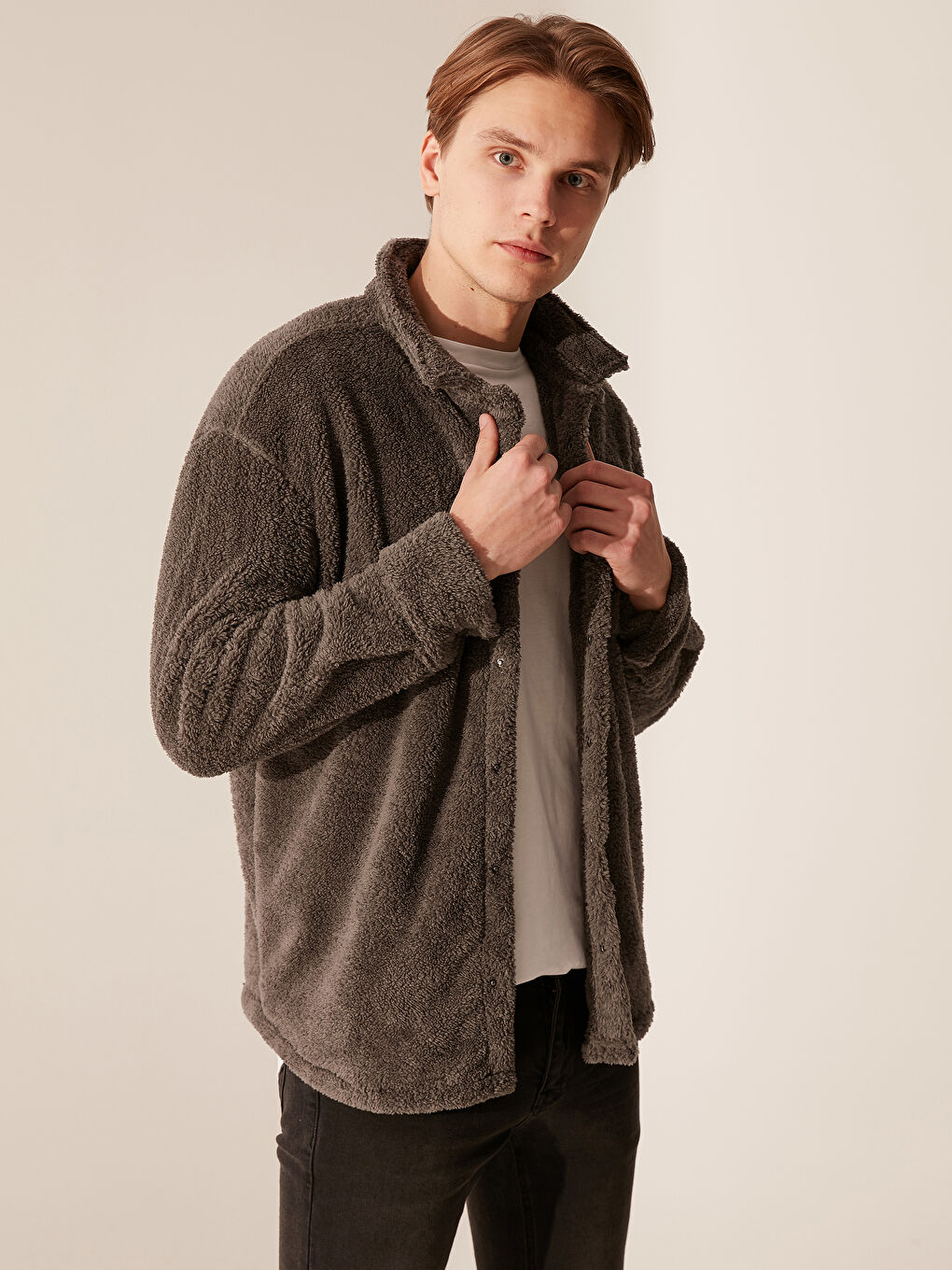 Gri Standart Kalıp Pelüş Hırka-1