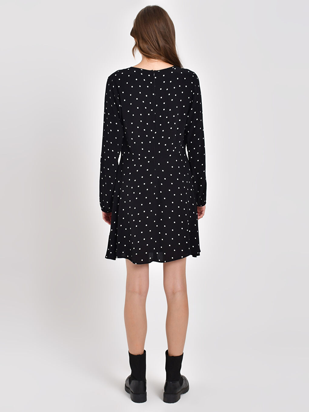 Siyah Kruvaze Yaka Puantiyeli Viskon Elbise-6