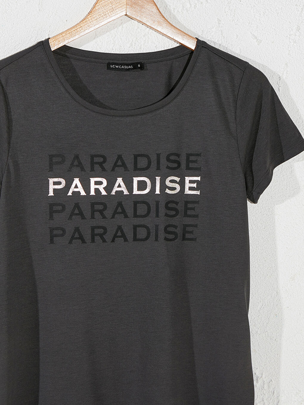 Gri Bisiklet Yaka Kısa Kollu Kadın Tişört-1