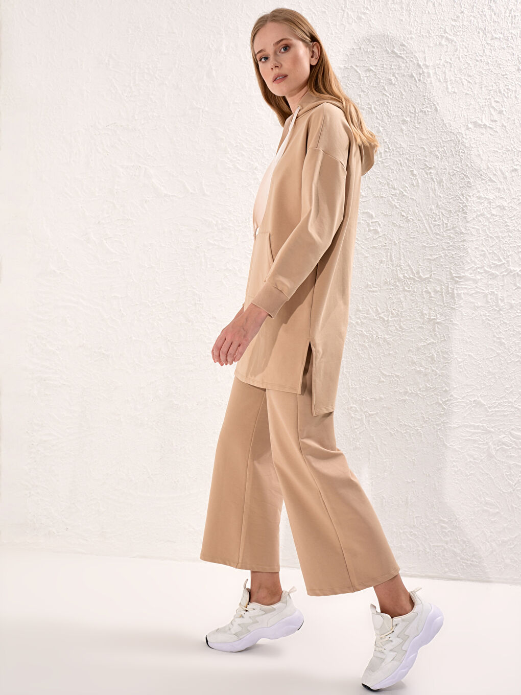 Bej Kapüşonlu Salaş Sweatshirt