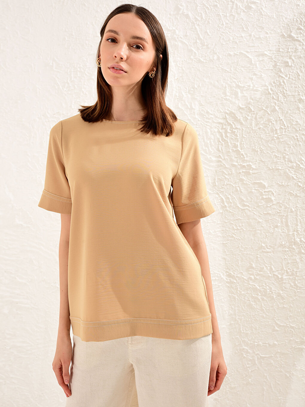 Plain Blouse made of Textured Fabric-2