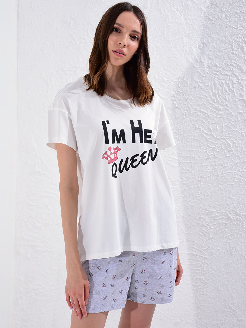 Gri Aile Koleksiyonu Yazı Baskılı Şortlu Pijama Takımı