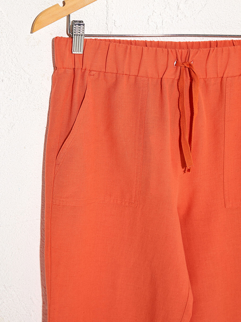 Turuncu Beli Lastikli Cep Detaylı Bilek Boy Keten Pantolon-1