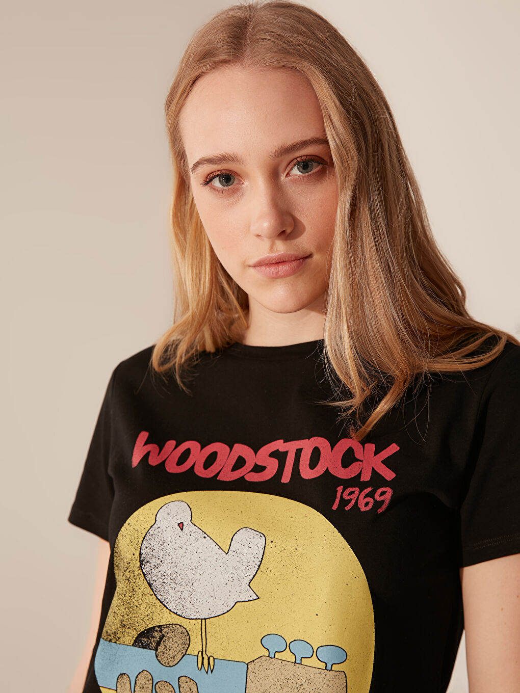 Женская футболка с круглым вырезом и короткими рукавами-7