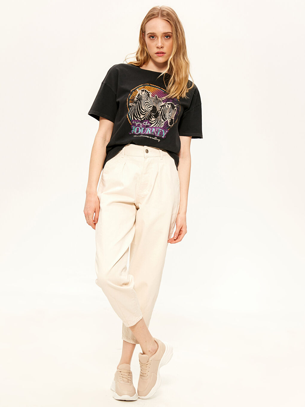 Comfortable Fit Women's Jeans-1