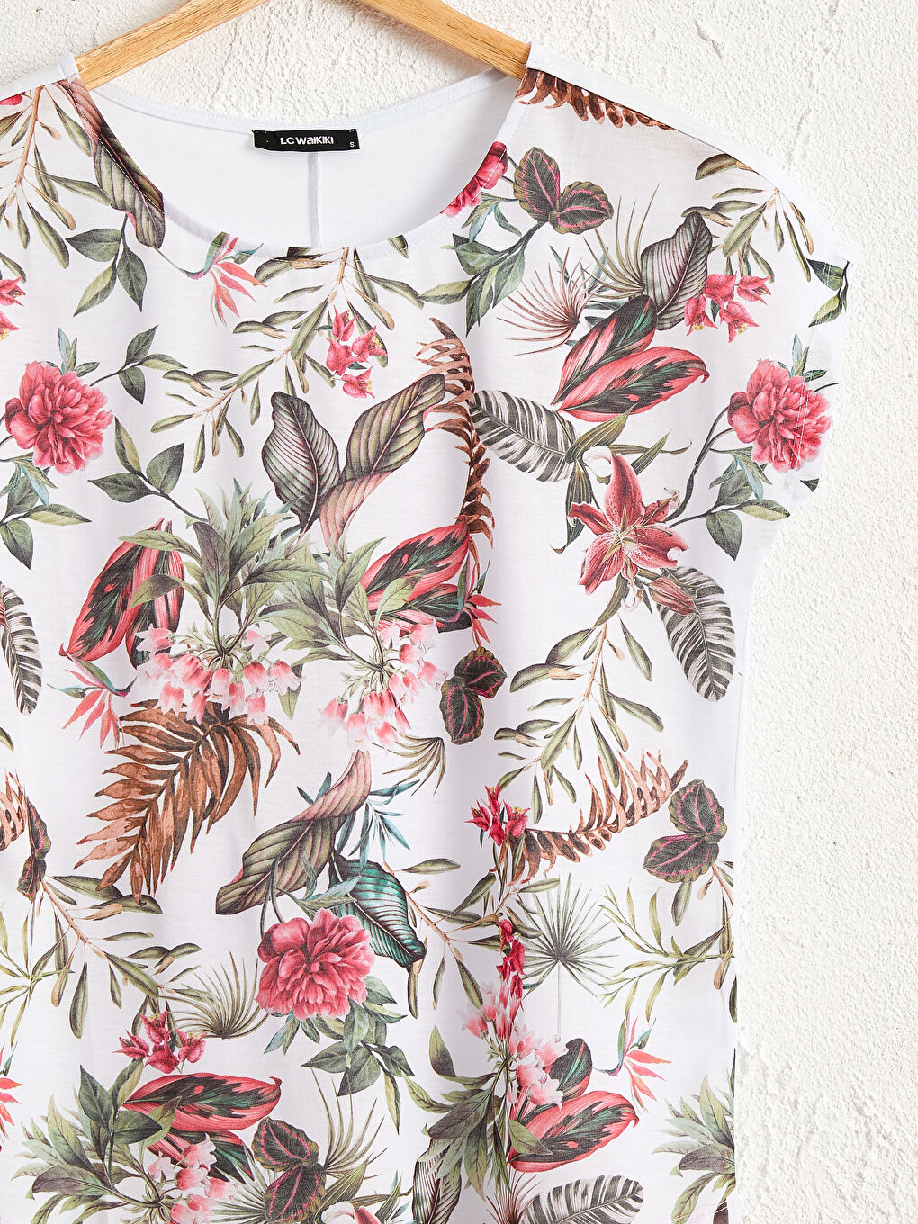 Yeşil Bisiklet Yaka Kısa Kollu Kadın Tişört-1