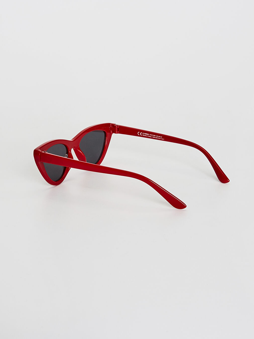 Kırmızı Güneş Gözlüğü-2
