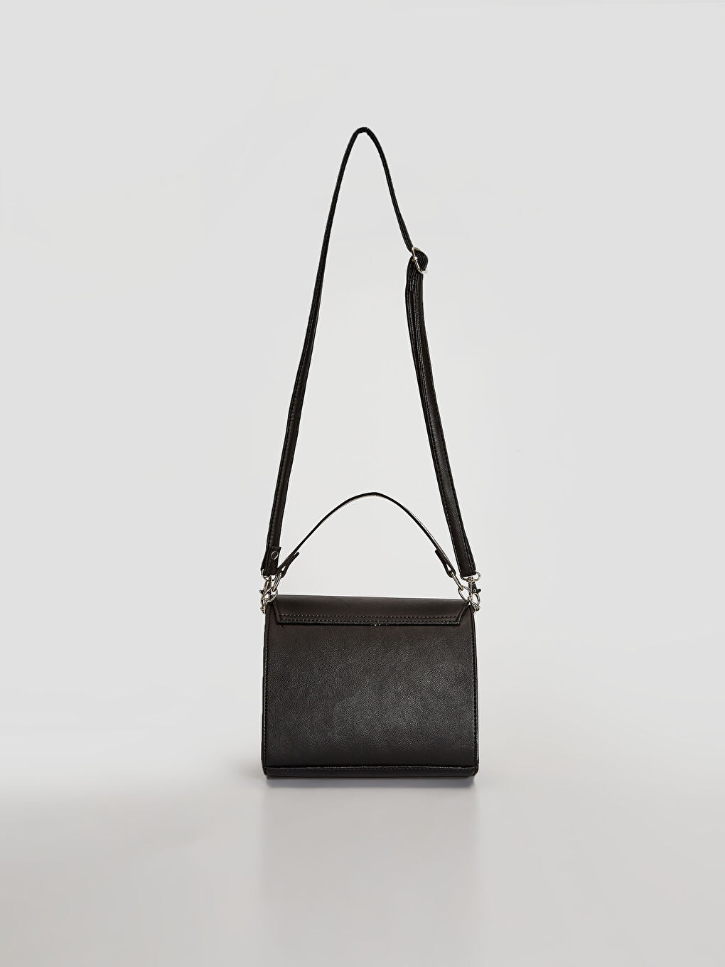 Torba za nošenje preko tela sa izgledom kože i štampom-3