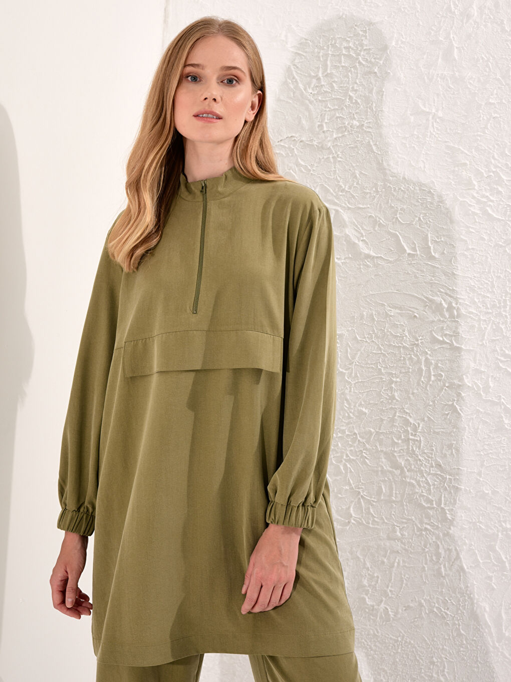 Yeşil Dik Yaka Düz Uzun Kollu Kadın Tunik-2