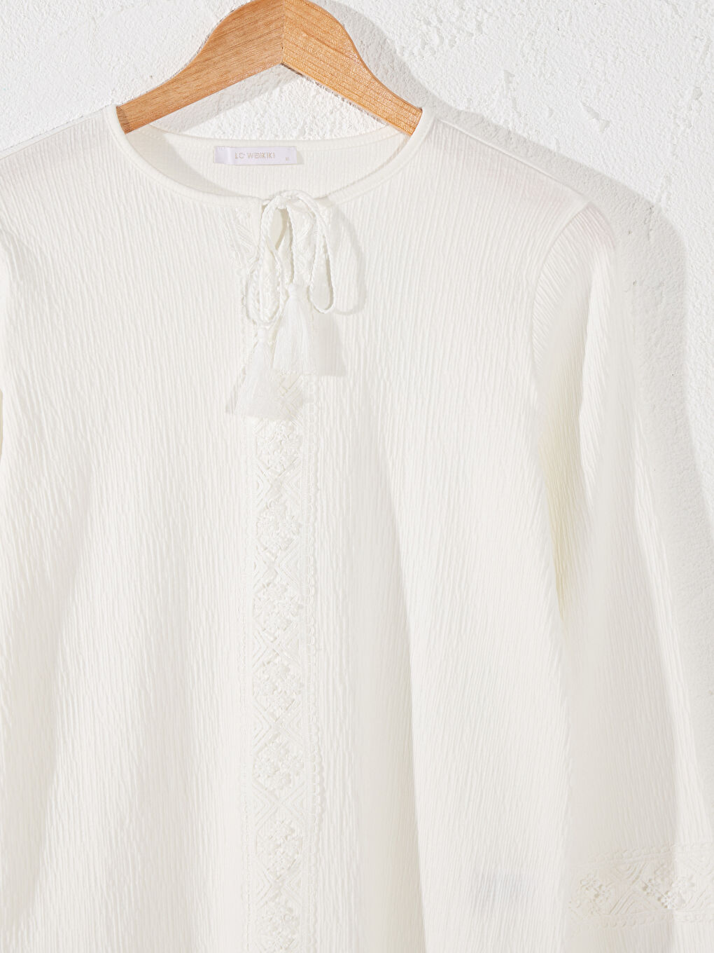 Beyaz Bisiklet Yaka Uzun Kollu Kadın Tişört-1