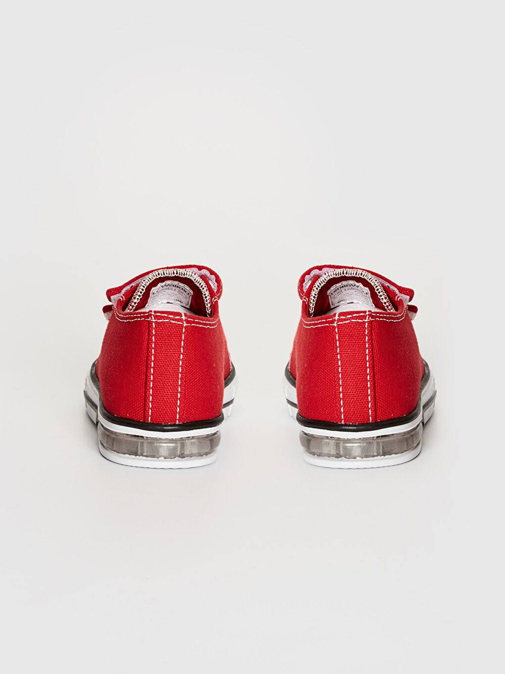 کوڕانە قاییش و لەزگە پێڵاوی وەرزشی سووک-4