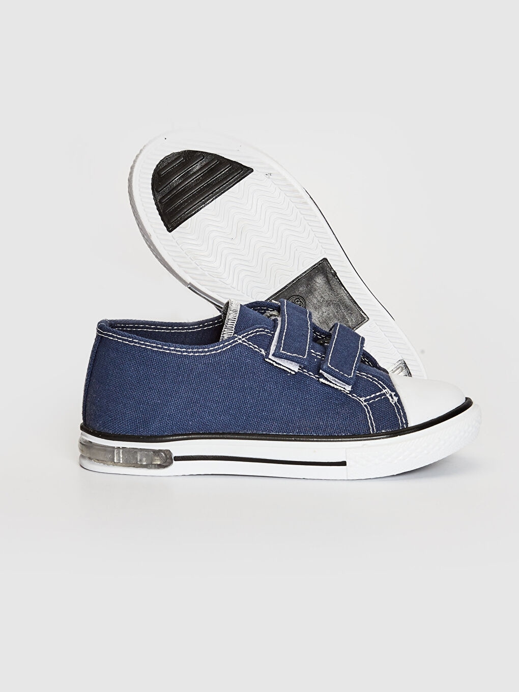 کوڕانە قاییش و لەزگە پێڵاوی وەرزشی سووک-3