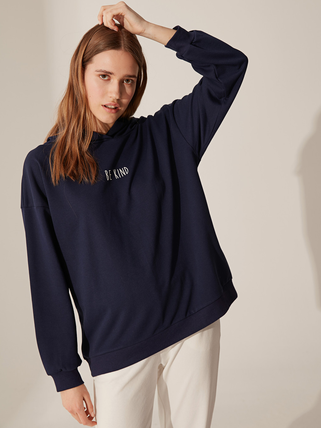 Lacivert Kapüşonlu Uzun Kollu Kadın Sweatshirt