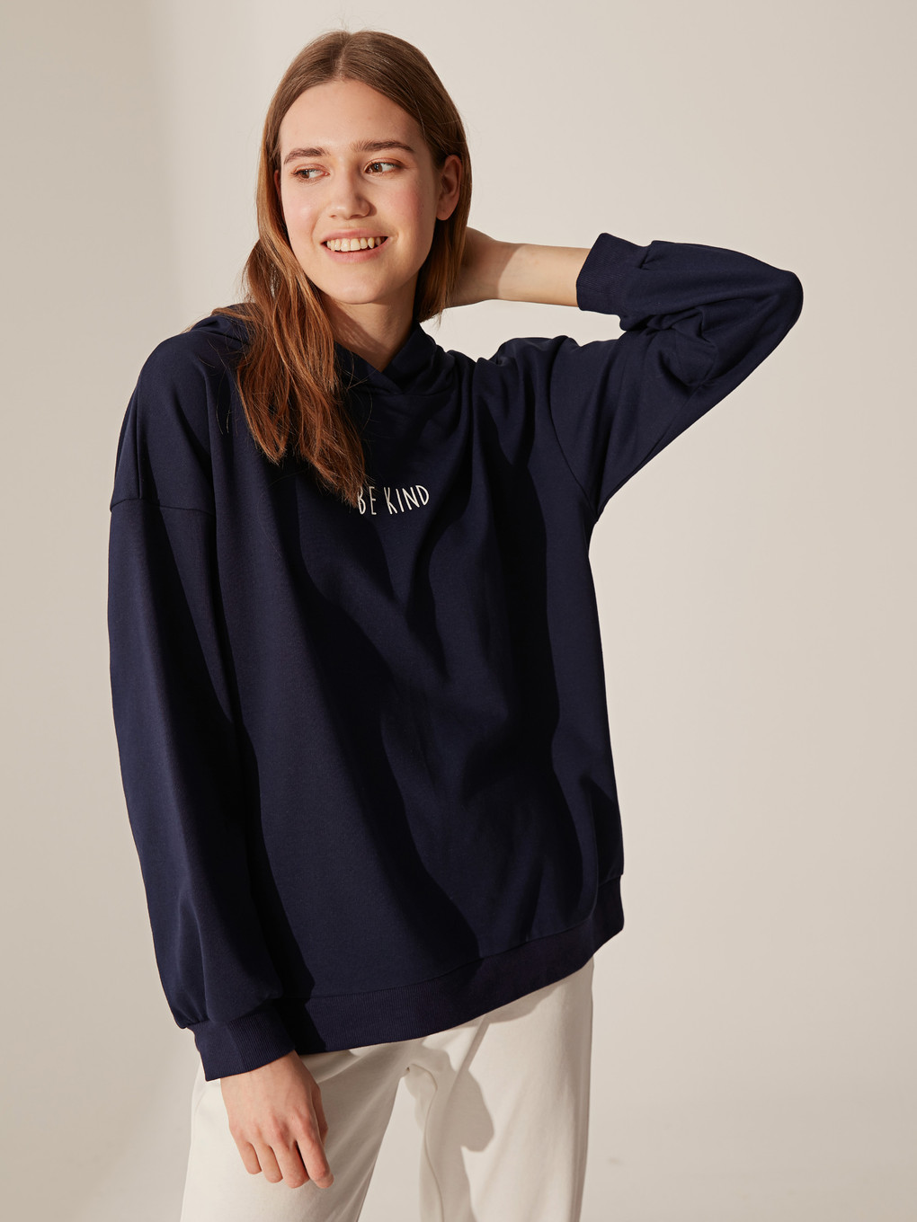 Lacivert Kapüşonlu Uzun Kollu Kadın Sweatshirt-1