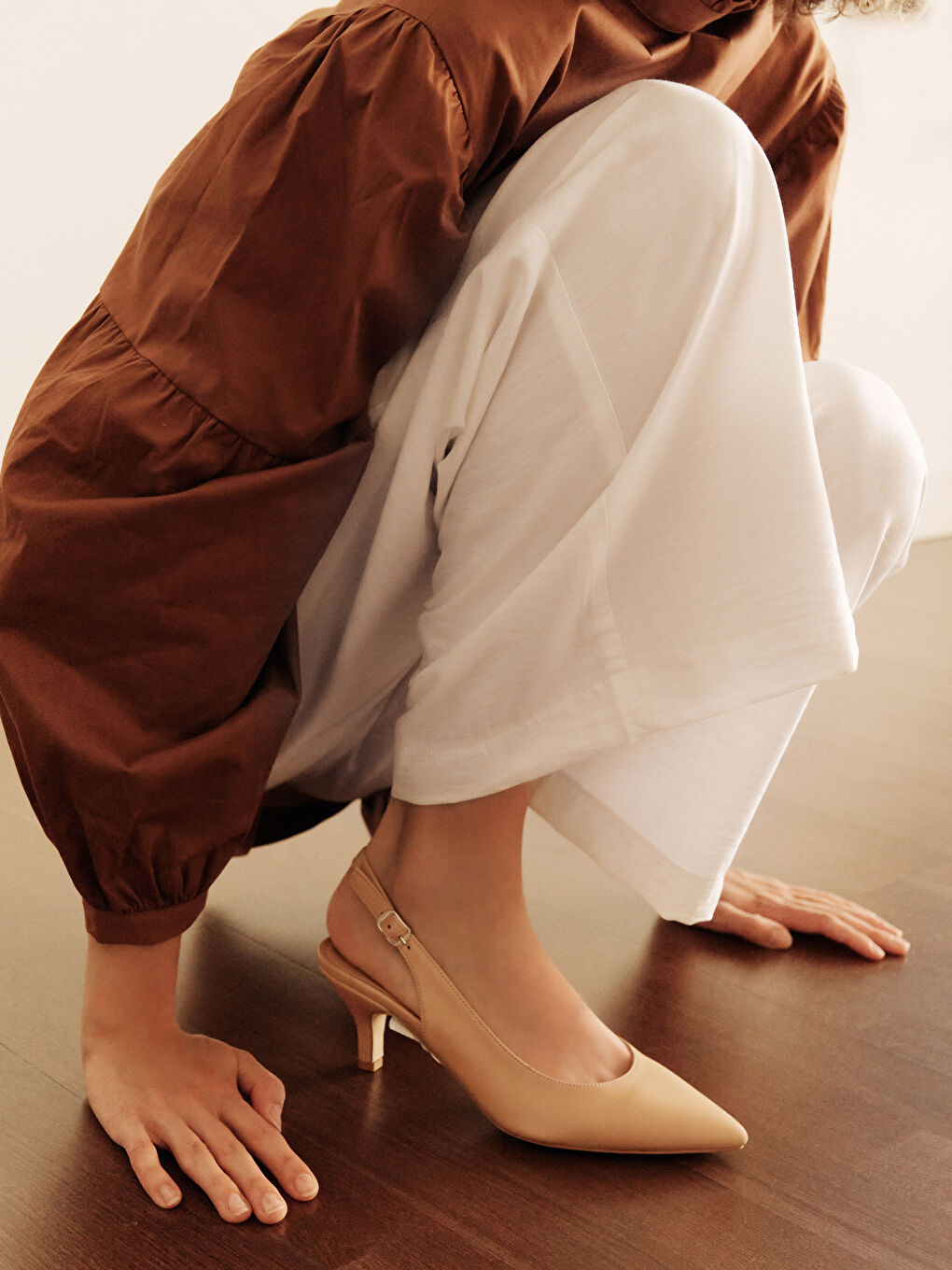 Bej Kadın Sivri Burun Topuklu Ayakkabı-5