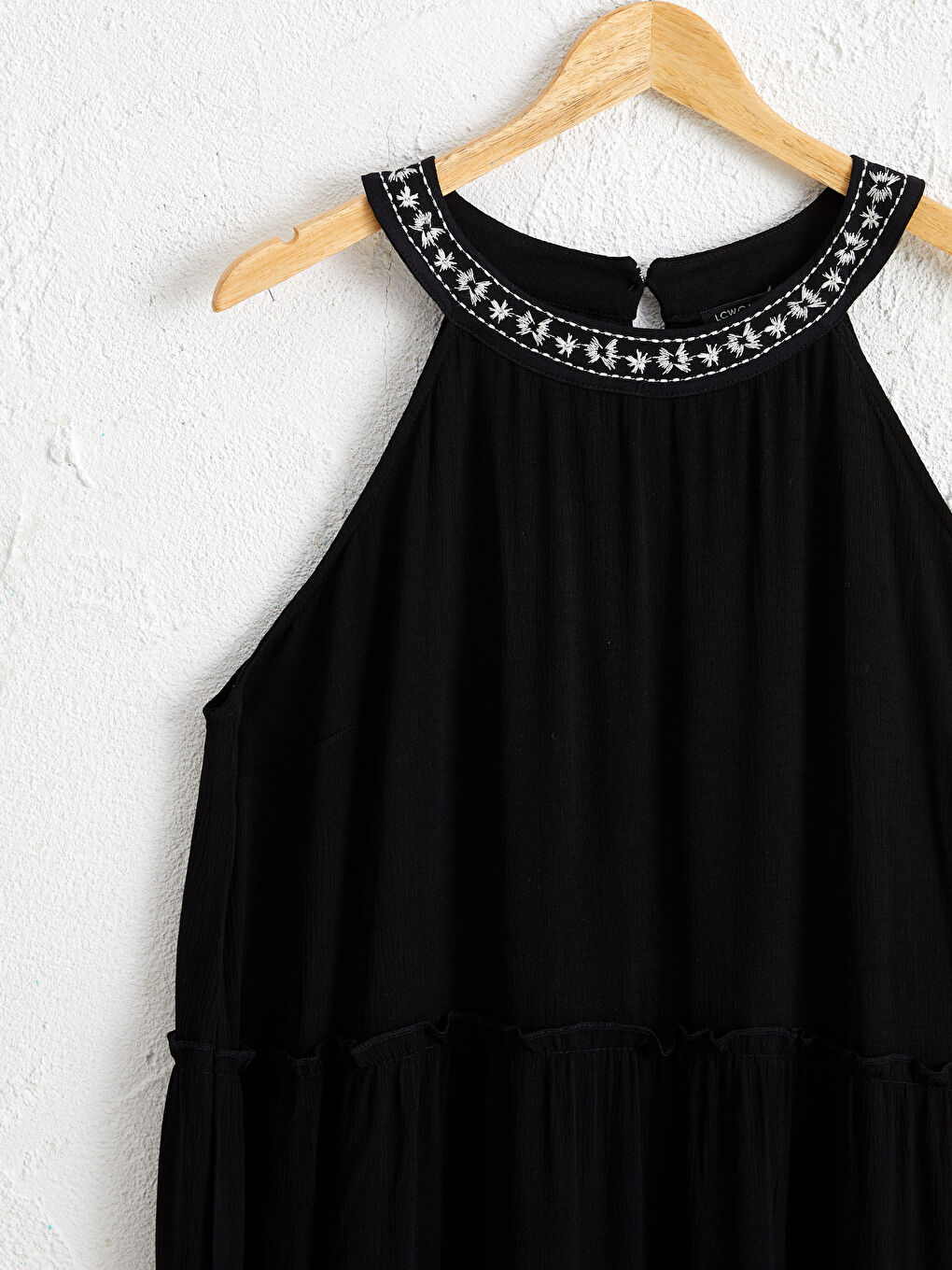 Halter Neck Sleeveless Crinkle Women's Dress-2