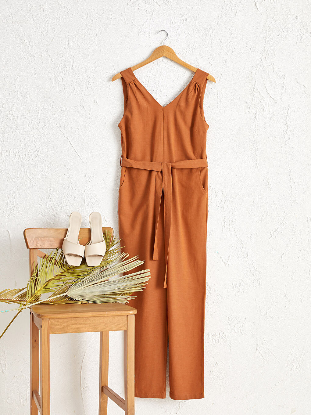 Kahverengi V Yaka Kolsuz Keten Kadın Tulum-6