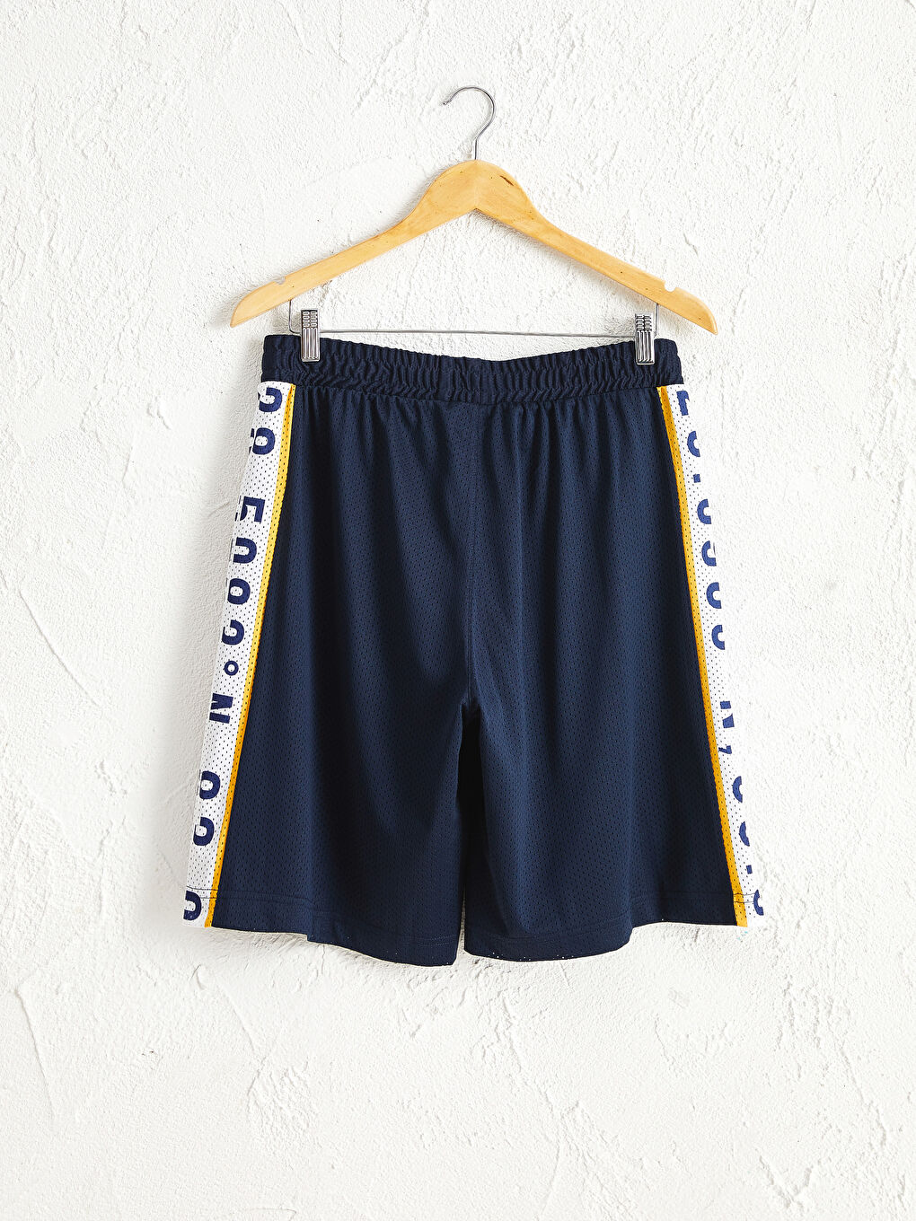 Спортивные шорты с эластичной талией-1