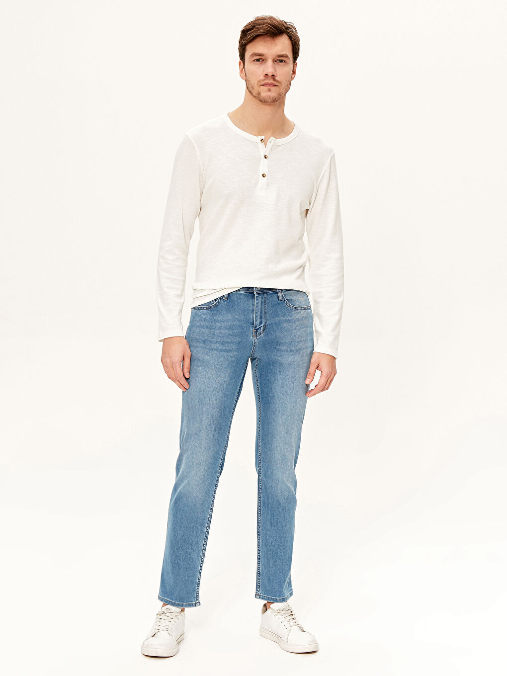 779 Джинсы Мужские Прямого Кроя-1