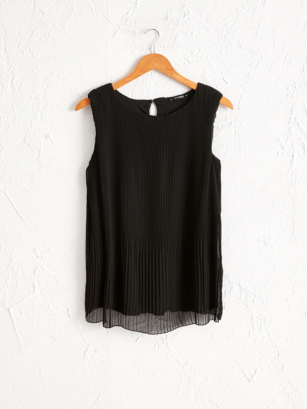 Siyah Bisiklet Yaka Kolsuz Şifon Kadın Bluz