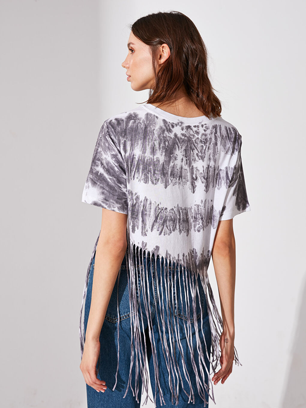 Siyah Bisiklet Yaka Kısa Kollu Kadın Tişört-3