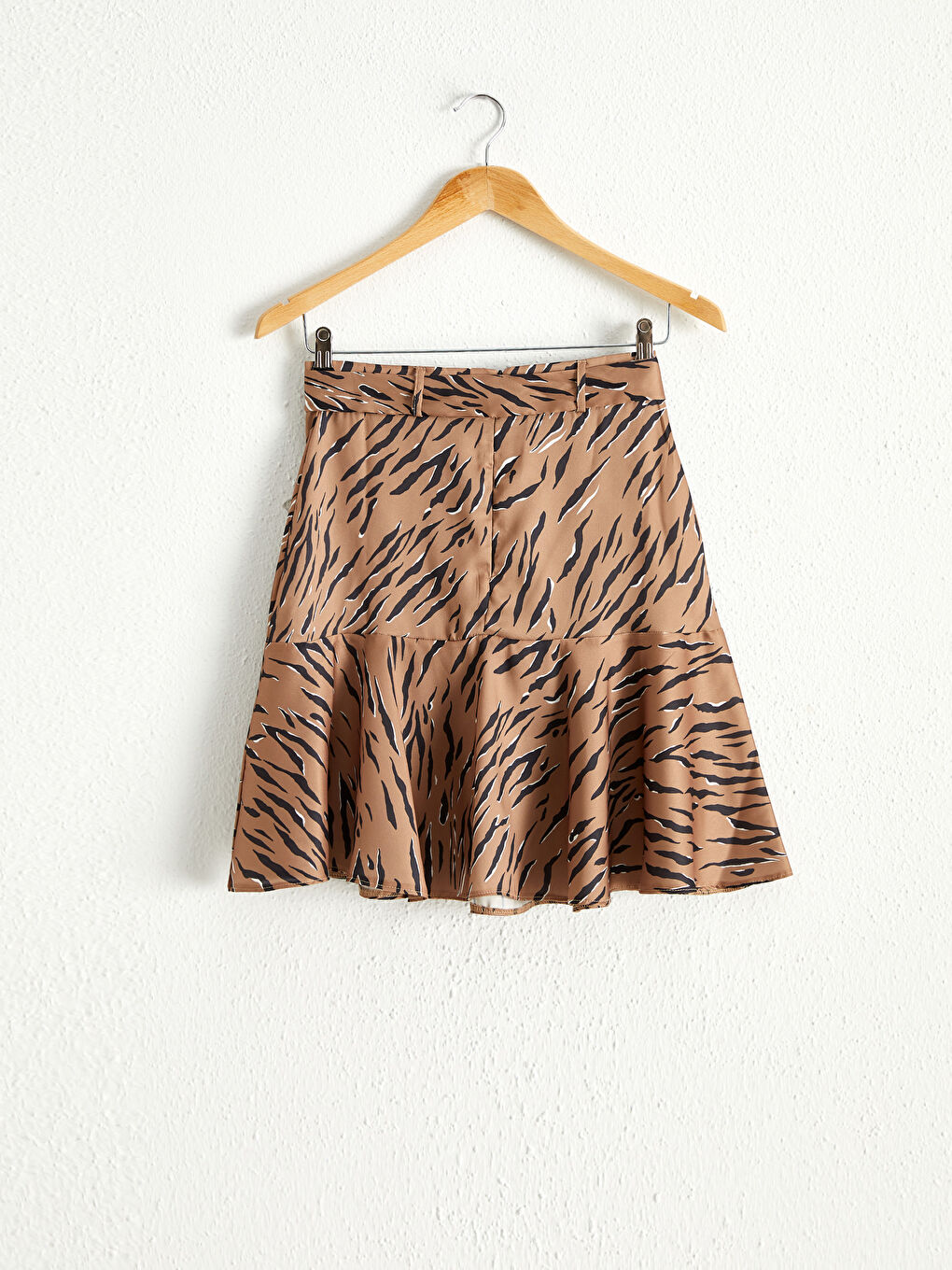 Siyah Desenli Kuşaklı Kloş Etek-1