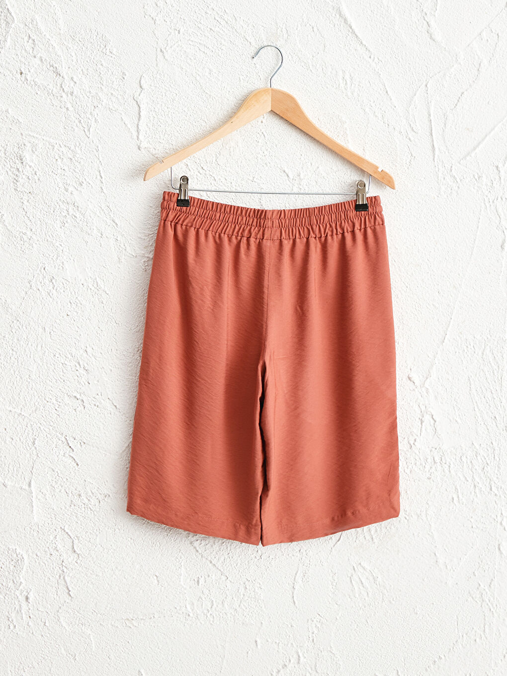 Pembe Standart Fit Gabardin Kadın Beli Lastikli Şort-1