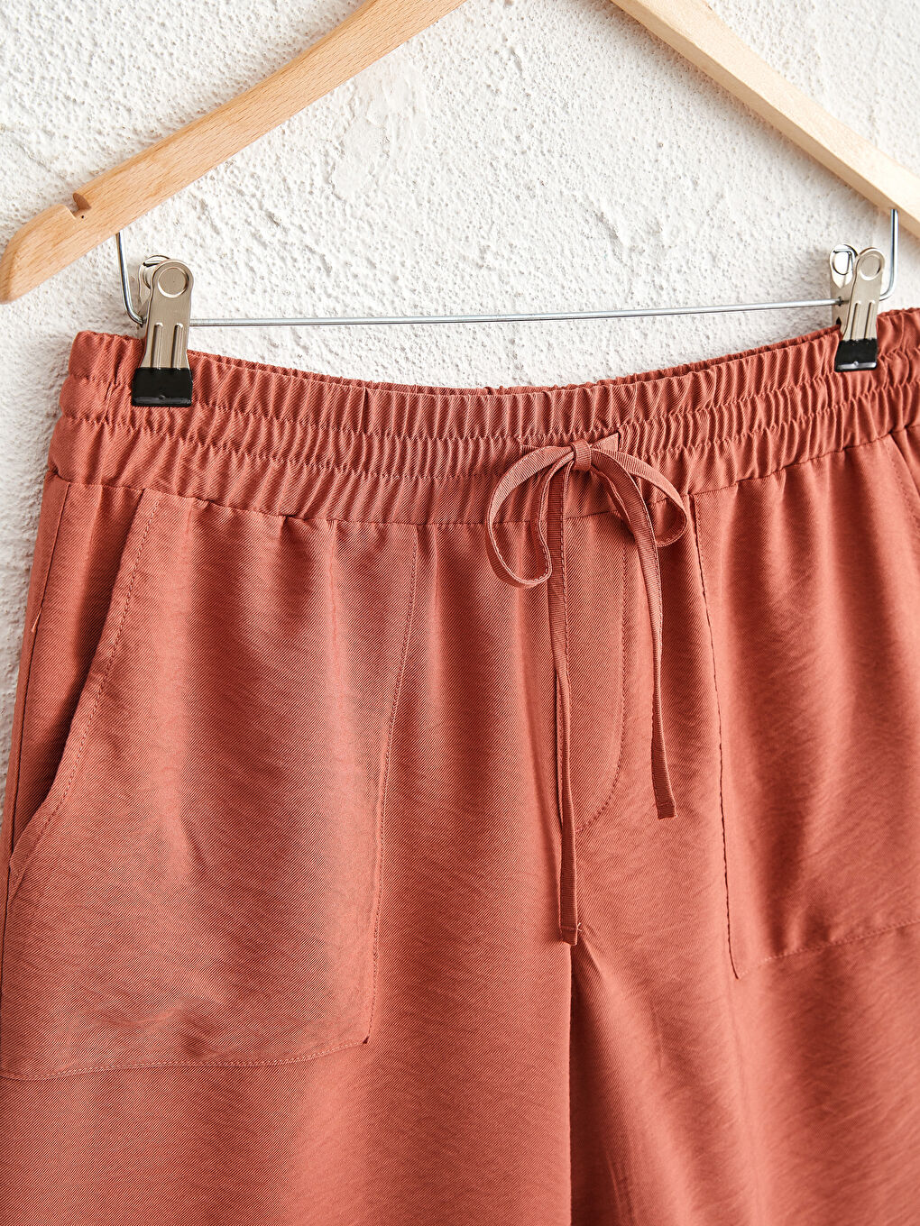 Pembe Standart Fit Gabardin Kadın Beli Lastikli Şort-2