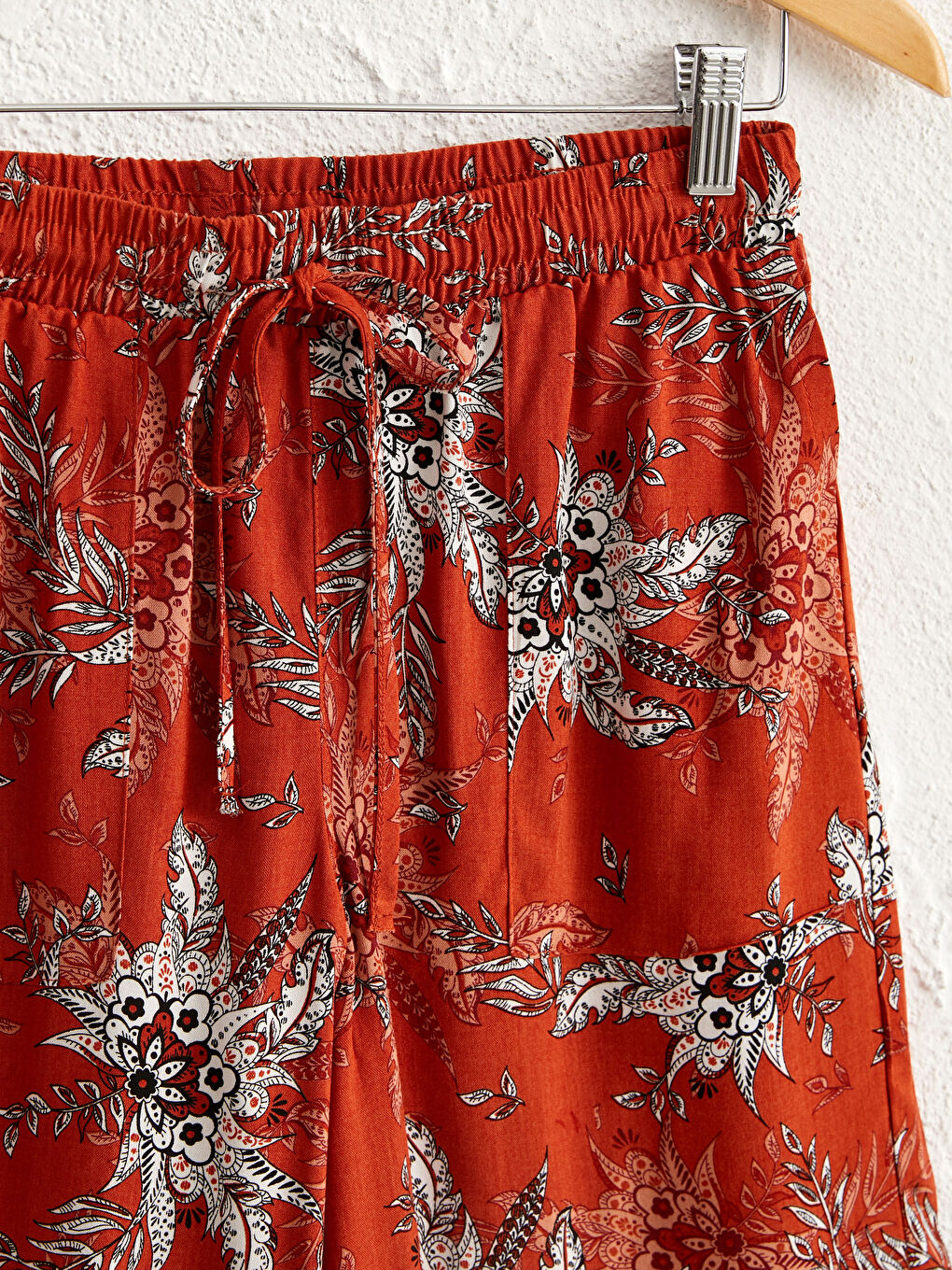 Turuncu Beli Lastikli Desenli Viskon Şort-2